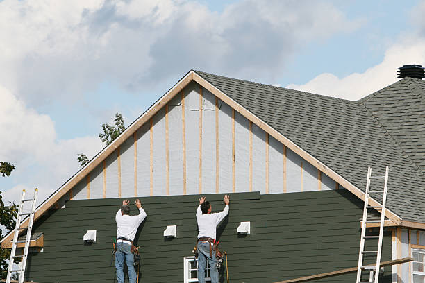 Professional Emergency Siding Repair technician working in Remington, VA